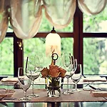 Готель Bohema Boutique &