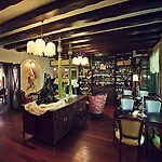 Bohema Boutique & Готель