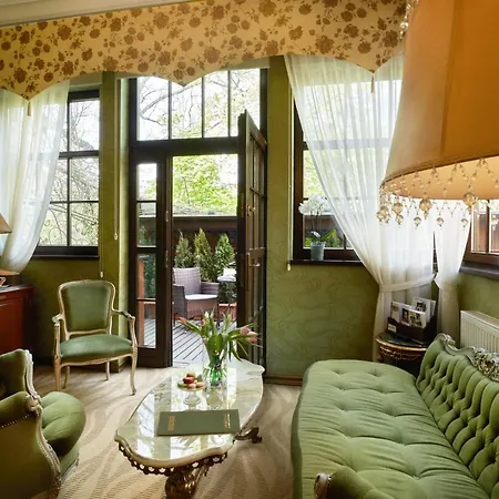 Bohema Boutique & 5* Μπίντγκοστς