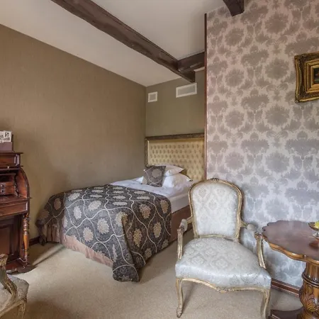 Bohema Boutique & 5* Μπίντγκοστς