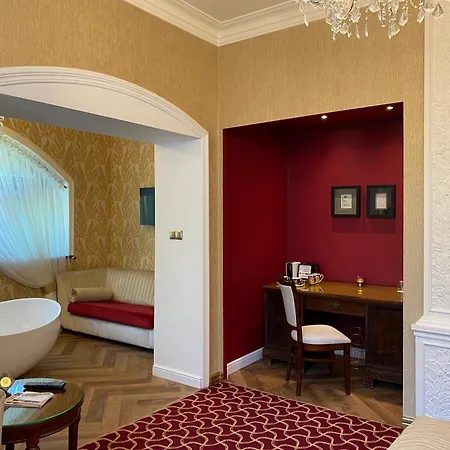 Bohema Boutique & Hotel