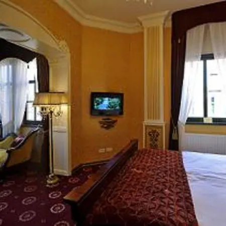 Bohema Boutique & 5* Μπίντγκοστς