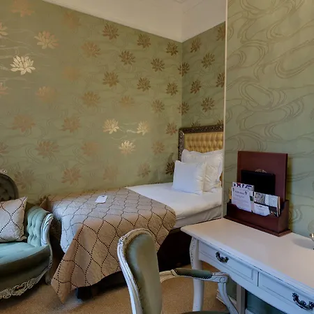 Bohema Boutique & Hotel